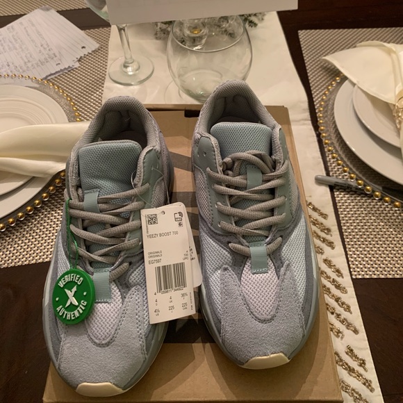 stockx yeezy 700 inertia